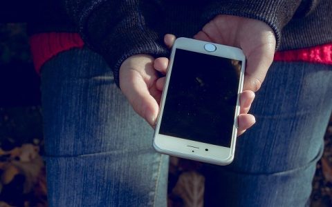 因iPhone 6电池爆炸 美国男子起诉苹果索赔500万美元