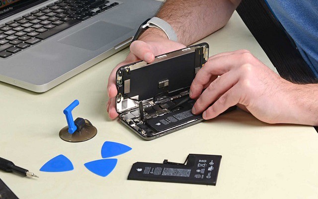 苹果允许第三方维修商使用原装零件维修iPhone