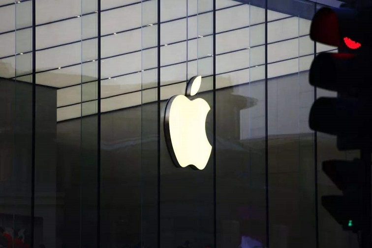 苹果“降频门”赔偿没有中国引发不满 律师建议果粉们起诉