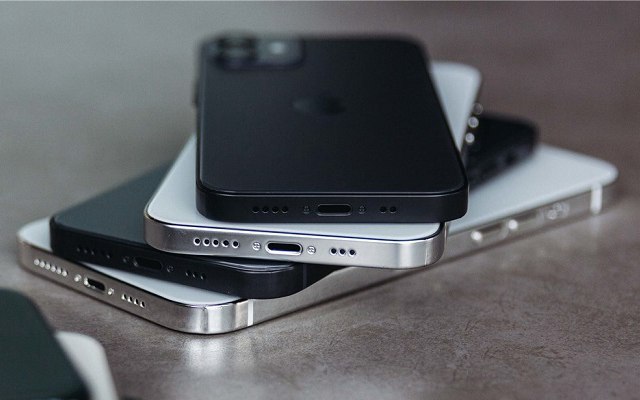 外媒：延期影响 iPhone12今年出货量或不及iPhone11同期