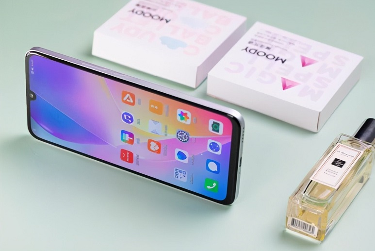 华为nova8 SE发布 外观神似iPhone 12 售价2599元