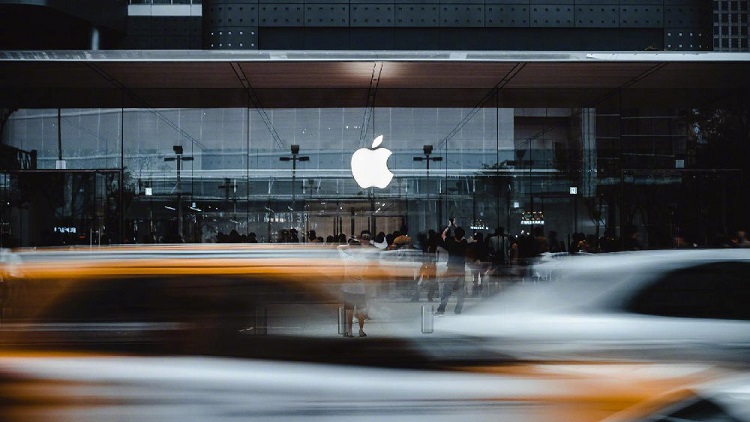 苹果不送充电器和耳机节省超400亿元 网友：都是生意！