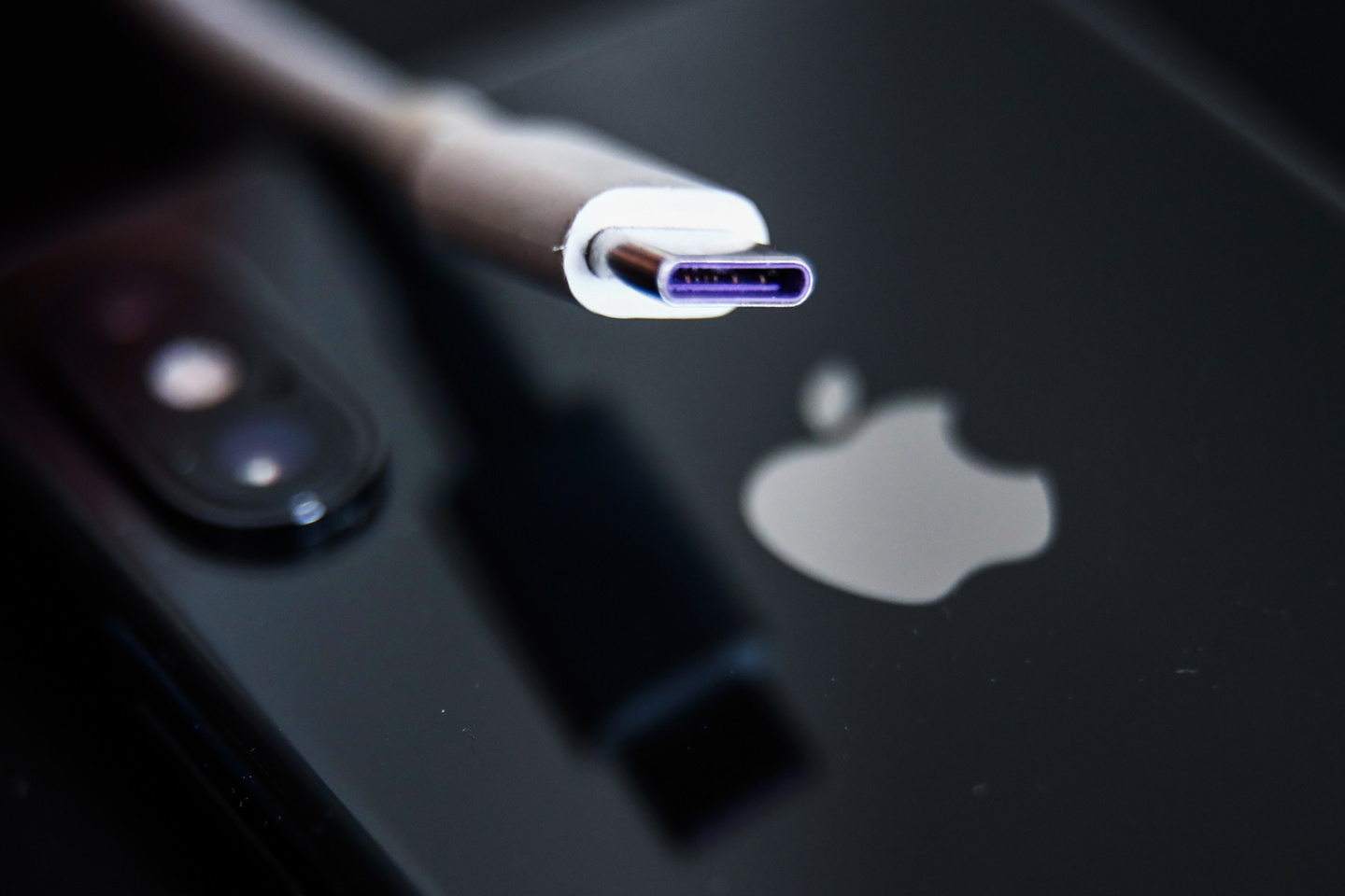 实锤了！苹果高管证实iPhone将更换为USB-C接口