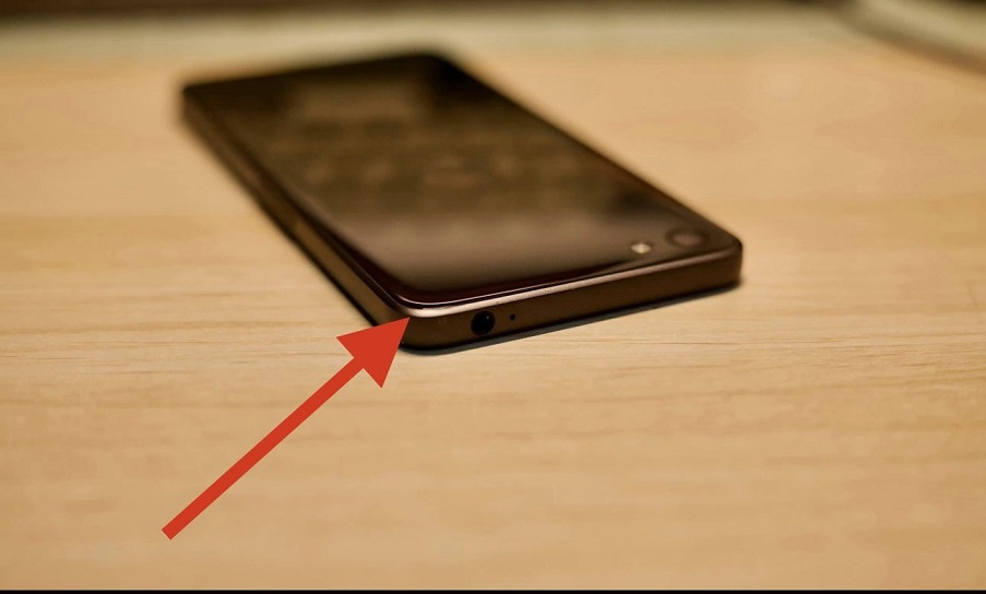 新一代iPhone 15细节曝光：钛合金机身+背部弧形边框