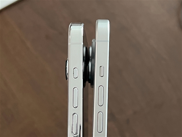 iPhone 15系列边框更窄！屏幕保护膜曝光