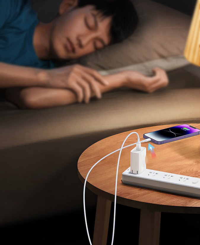 苹果向用户发出警告：不要睡在正在充电的iPhone旁边