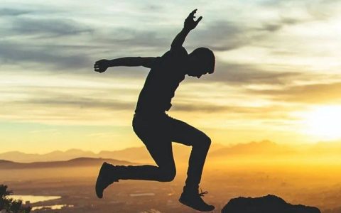 一个人潇洒自由的男生头像 轻松自由氛围感WeChat头像