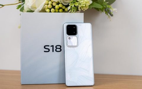 vivo S18性能怎么样？vivo S18安兔兔跑分测试