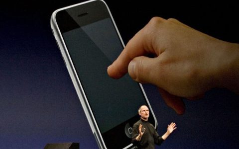 副总裁宣布退休，iPhone屏幕发明人从苹果离职